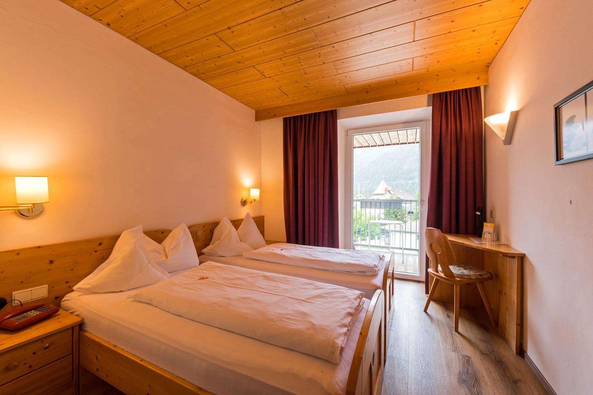 דוביאקו Hotel Dolomiten מראה חיצוני תמונה